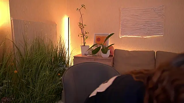 Snapshot of bryk_elise chatting on June 4, 2026, 8:24 pm bryk elise online show from June 4, 2026, 8:24 pm