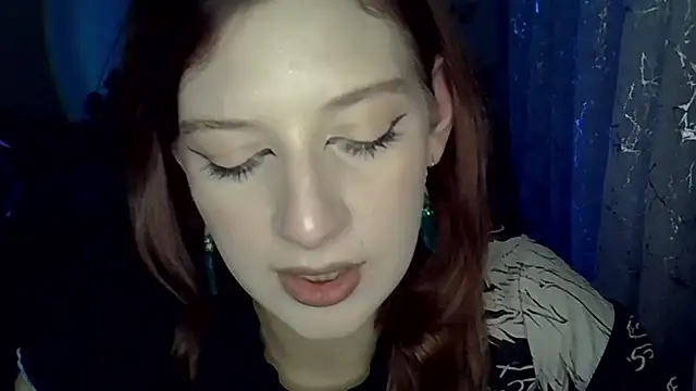 Snapshot of Lily_Ember chatting on November 11, 2025, 6:14 pm Lily Ember online show from November 11, 2025, 6:14 pm