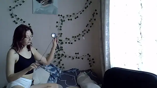 Snapshot of Lily_Ember chatting on October 13, 2025, 10:06 am Lily Ember online show from October 13, 2025, 10:06 am