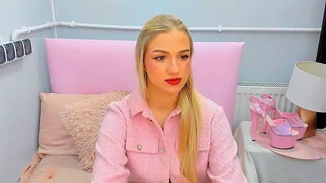 Snapshot of EvetteRose chatting on October 29, 2025, 5:01 pm EvetteRose online show from October 29, 2025, 5:01 pm