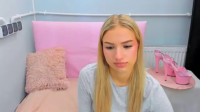 Snapshot of EvetteRose chatting on October 16, 2025, 3:42 pm EvetteRose online show from October 16, 2025, 3:42 pm