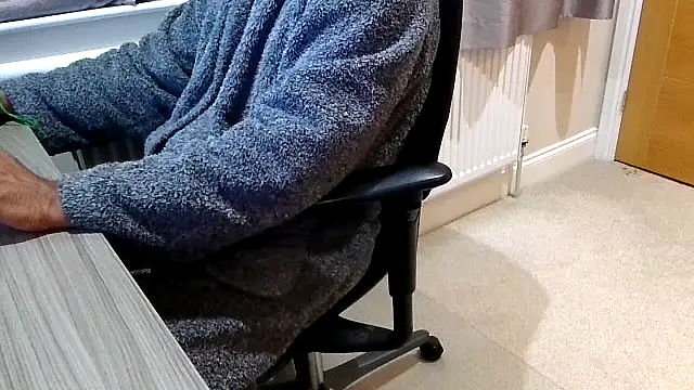 Snapshot of rogamuffin chatting on September 17, 2025, 9:39 pm rogamuffin online show from September 17, 2025, 9:39 pm