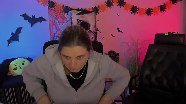 Snapshot of inga_gree chatting on November 1, 2025, 7:52 pm inga gree online show from November 1, 2025, 7:52 pm