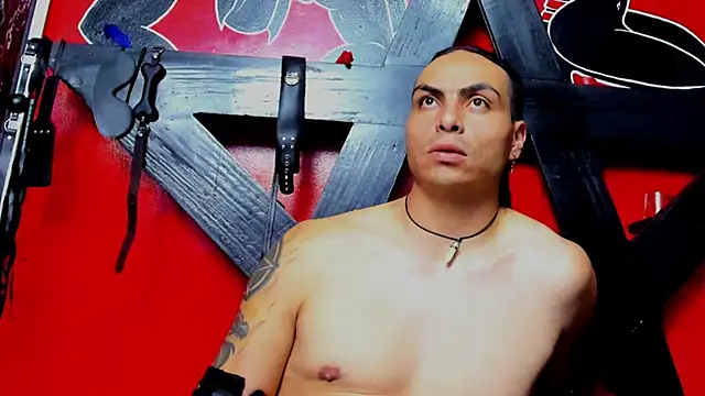 Snapshot of damian_and_tiana chatting on December 4, 2025, 5:28 am damian and tiana online show from December 4, 2025, 5:28 am