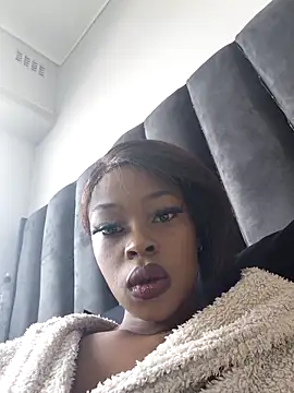 Snapshot of dark_honeyx26 chatting on June 3, 2026, 9:32 am dark honeyx26 online show from June 3, 2026, 9:32 am