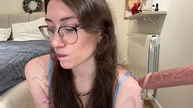 Kelly Berry   online show from April 11, 2026, 6:55 pm