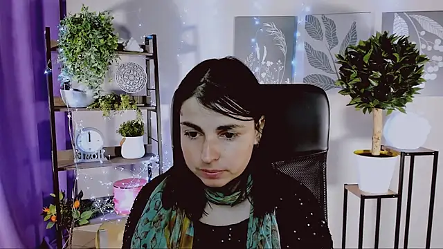 Snapshot of MartaEdams chatting on April 16, 2026, 6:25 am MartaEdams online show from April 16, 2026, 6:25 am
