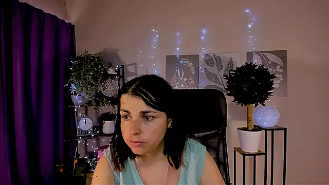 Snapshot of MartaEdams chatting on May 18, 2026, 9:03 am MartaEdams online show from May 18, 2026, 9:03 am