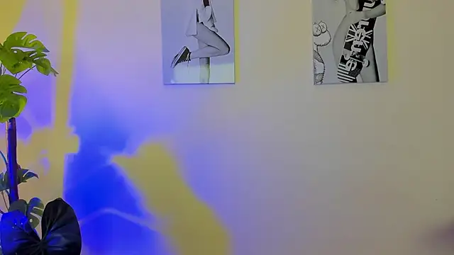 Snapshot of SamayRyann chatting on November 16, 2025, 1:05 pm SamayRyann online show from November 16, 2025, 1:05 pm