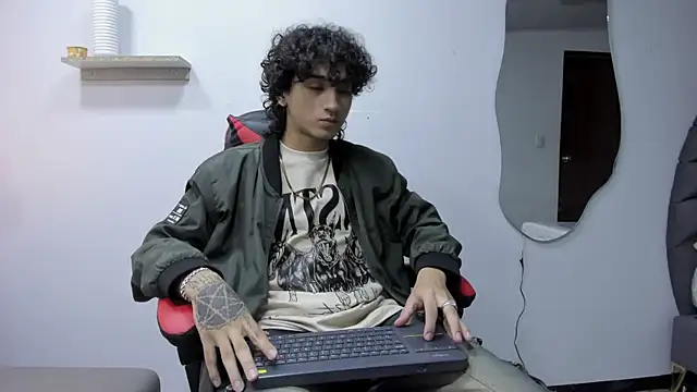 Snapshot of JackesTaylor chatting on October 20, 2025, 5:09 am JackesTaylor online show from October 20, 2025, 5:09 am