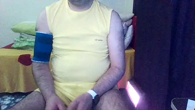 Snapshot of st206boy chatting on April 15, 2026, 9:48 pm st206boy online show from April 15, 2026, 9:48 pm