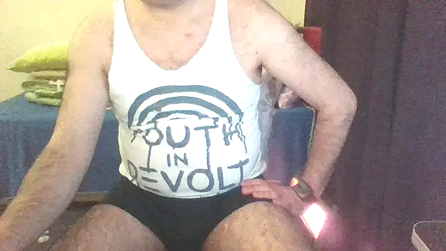 Snapshot of st206boy chatting on April 19, 2026, 10:45 pm st206boy online show from April 19, 2026, 10:45 pm
