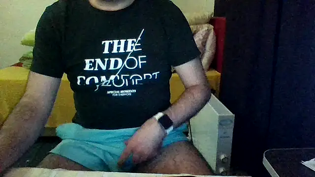 Snapshot of st206boy chatting on March 19, 2026, 12:32 am st206boy online show from March 19, 2026, 12:32 am