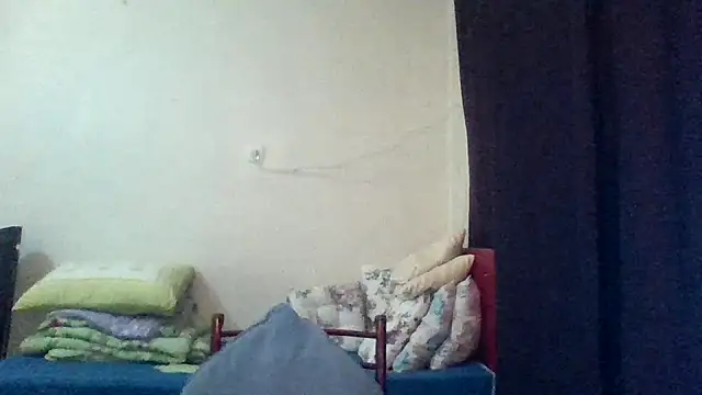 Snapshot of st206boy chatting on May 17, 2026, 1:05 am st206boy online show from May 17, 2026, 1:05 am