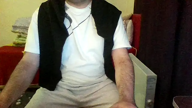 Snapshot of st206boy chatting on April 9, 2026, 12:01 am st206boy online show from April 9, 2026, 12:01 am