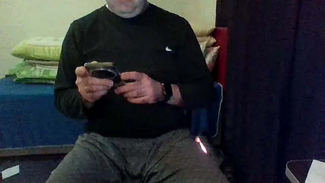 Snapshot of st206boy chatting on May 5, 2026, 12:13 am st206boy online show from May 5, 2026, 12:13 am