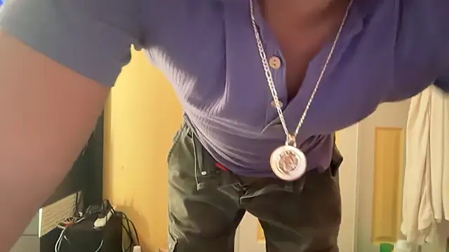 kSwisssxxx online show from October 22, 2025, 12:32 am