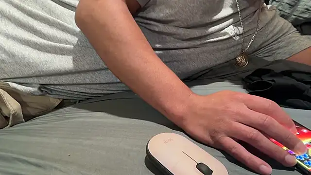 kSwisssxxx online show from November 6, 2025, 3:43 am