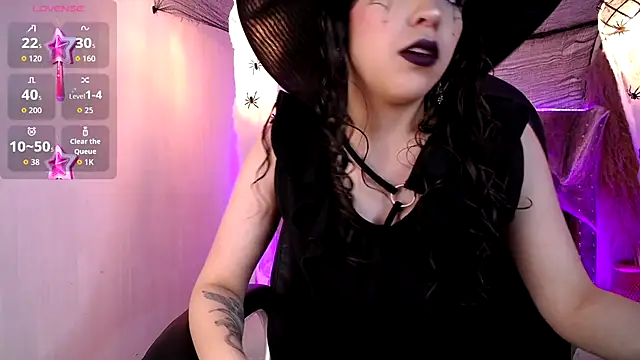 Snapshot of Amara_Davis chatting on October 29, 2025, 5:06 am Amara Davis online show from October 29, 2025, 5:06 am