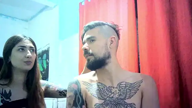 parejajuguetona420 online show from December 20, 2025, 12:02 am