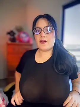 victoria amatista  online show from February 26, 2026, 6:19 pm