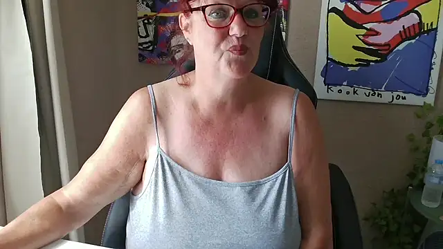 Snapshot of -Curvy- chatting on May 29, 2026, 9:04 am -Curvy- online show from May 29, 2026, 9:04 am