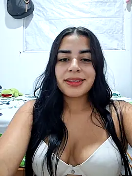 Snapshot of channell0 chatting on April 18, 2026, 5:32 am channell0 online show from April 18, 2026, 5:32 am