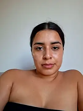 Snapshot of channell0 chatting on July 5, 2026, 10:38 pm channell0 online show from July 5, 2026, 10:38 pm
