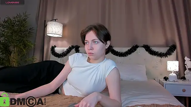 Snapshot of Skelerata chatting on December 2, 2025, 1:06 am Skelerata online show from December 2, 2025, 1:06 am