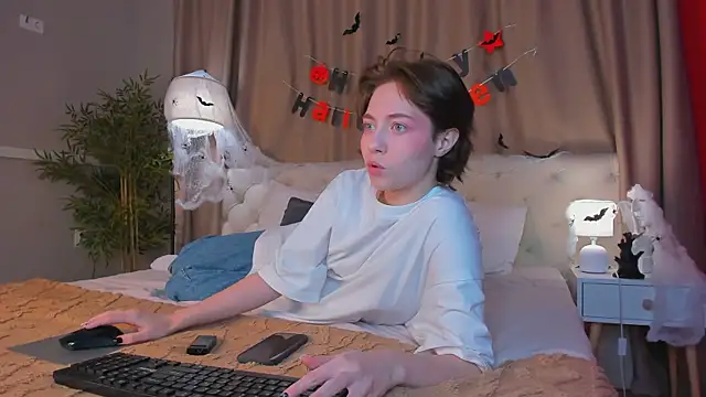 Snapshot of Skelerata chatting on October 25, 2025, 1:16 am Skelerata online show from October 25, 2025, 1:16 am