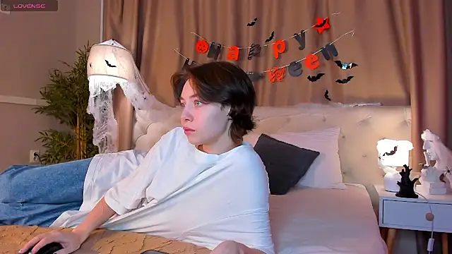 Snapshot of Skelerata chatting on October 29, 2025, 1:26 am Skelerata online show from October 29, 2025, 1:26 am