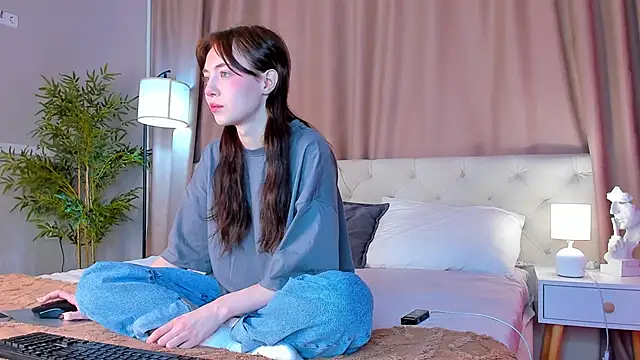 Snapshot of Skelerata chatting on October 19, 2025, 1:19 am Skelerata online show from October 19, 2025, 1:19 am