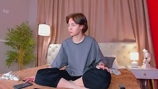 Snapshot of Skelerata chatting on October 24, 2025, 1:04 am Skelerata online show from October 24, 2025, 1:04 am