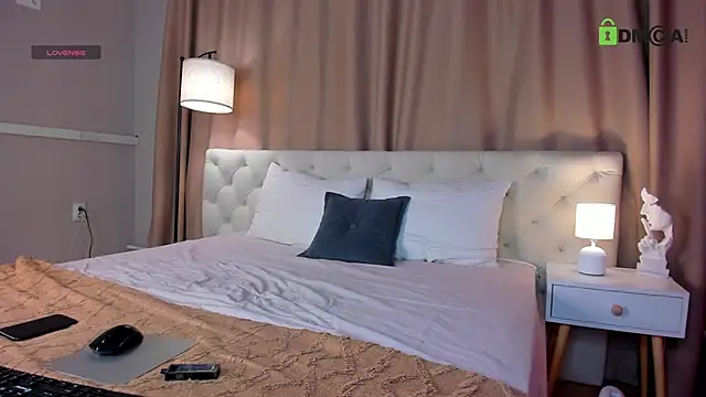 Snapshot of Skelerata chatting on November 16, 2025, 1:10 am Skelerata online show from November 16, 2025, 1:10 am