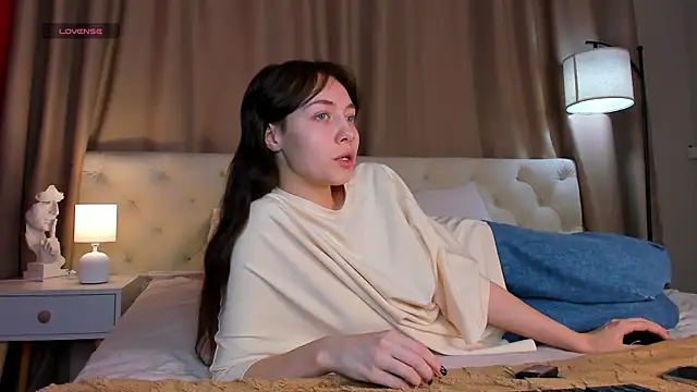 Snapshot of Skelerata chatting on October 18, 2025, 1:18 am Skelerata online show from October 18, 2025, 1:18 am