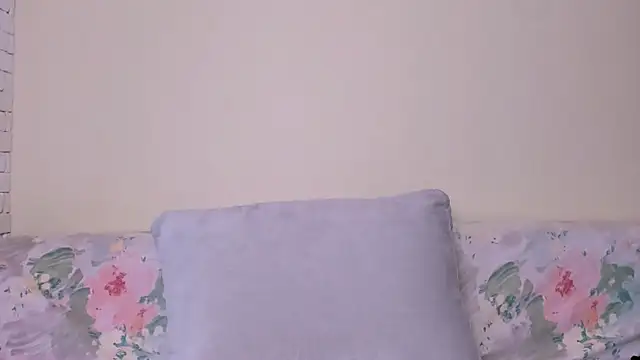 Elle Pearl  online show from March 28, 2026, 6:25 am