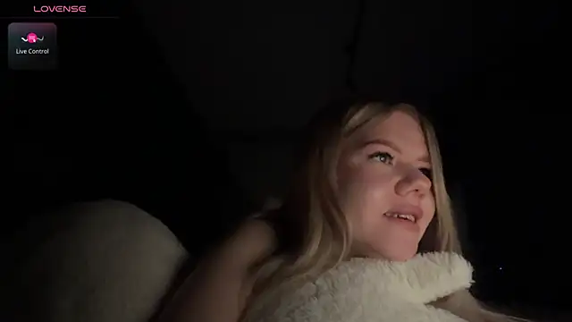 SandraGaze online show from April 8, 2026, 2:29 pm