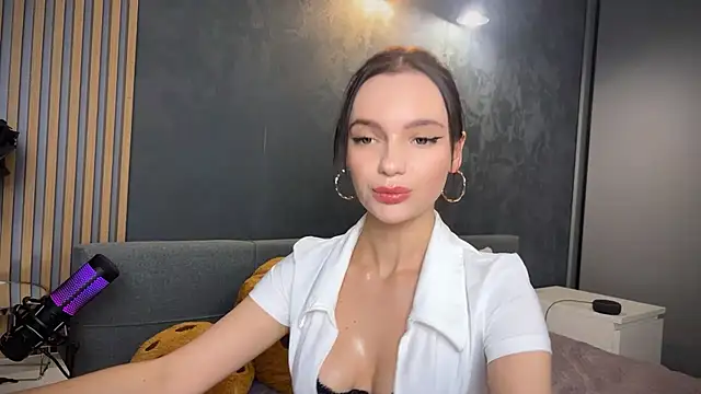 Snapshot of litlle_angelll chatting on November 4, 2025, 7:17 pm litlle angelll online show from November 4, 2025, 7:17 pm