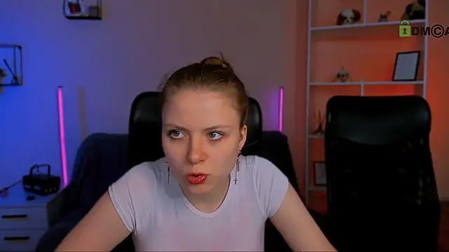 Snapshot of foxy_tease_ chatting on November 30, 2025, 12:50 pm foxy tease online show from November 30, 2025, 12:50 pm