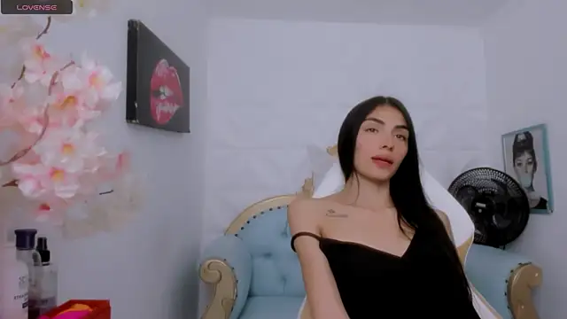 Snapshot of eimy_skinny_ chatting on October 23, 2025, 5:00 pm eimy skinny  online show from October 23, 2025, 5:00 pm