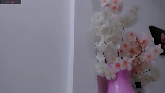 Snapshot of eimy_skinny_ chatting on October 28, 2025, 6:18 pm eimy skinny  online show from October 28, 2025, 6:18 pm