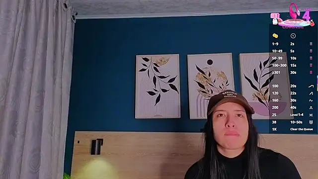 SarahMiler  online show from October 8, 2025, 11:56 am