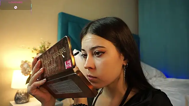 ywixos online show from November 20, 2025, 1:34 pm