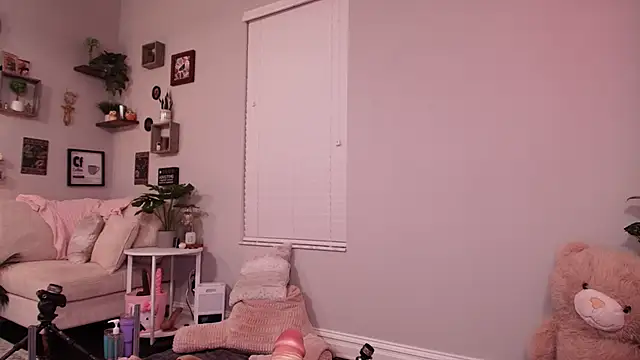 Lexibby69 online show from May 6, 2026, 10:30 am