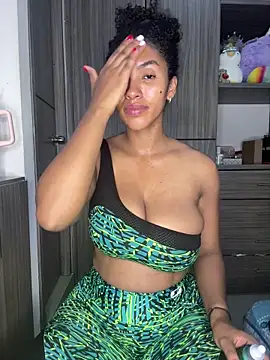 Snapshot of Mia_sweet80 chatting on October 28, 2025, 3:18 am Mia sweet80 online show from October 28, 2025, 3:18 am