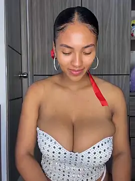 Mia sweet80 online show from September 22, 2025, 2:39 am