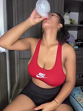 Snapshot of Mia_sweet80 chatting on October 26, 2025, 3:51 am Mia sweet80 online show from October 26, 2025, 3:51 am