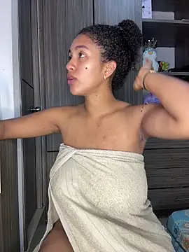 Snapshot of Mia_sweet80 chatting on October 23, 2025, 3:05 am Mia sweet80 online show from October 23, 2025, 3:05 am