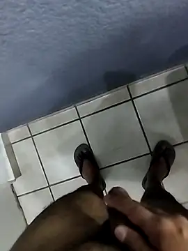 Snapshot of Leofj007 chatting on November 24, 2025, 5:51 am Leofj007 online show from November 24, 2025, 5:51 am