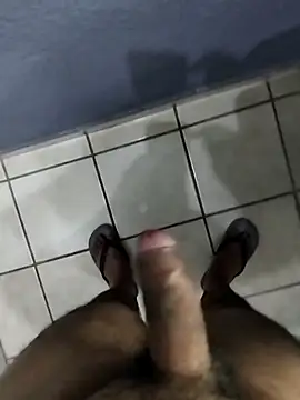 Snapshot of Leofj007 chatting on December 4, 2025, 6:12 am Leofj007 online show from December 4, 2025, 6:12 am